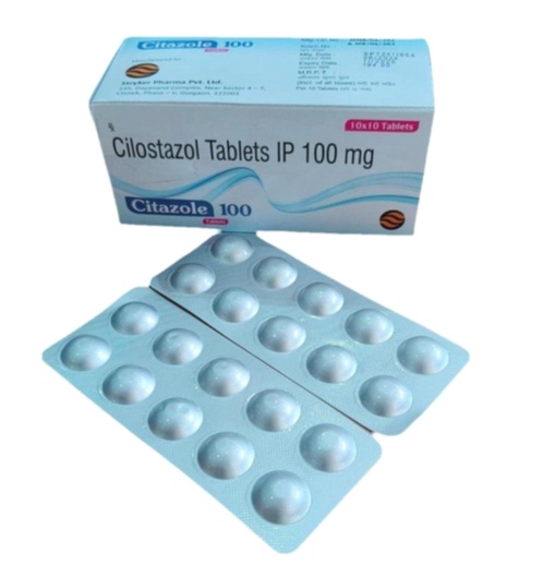 Illustration d'une boîte de cilostazol et d'une carte de la France
